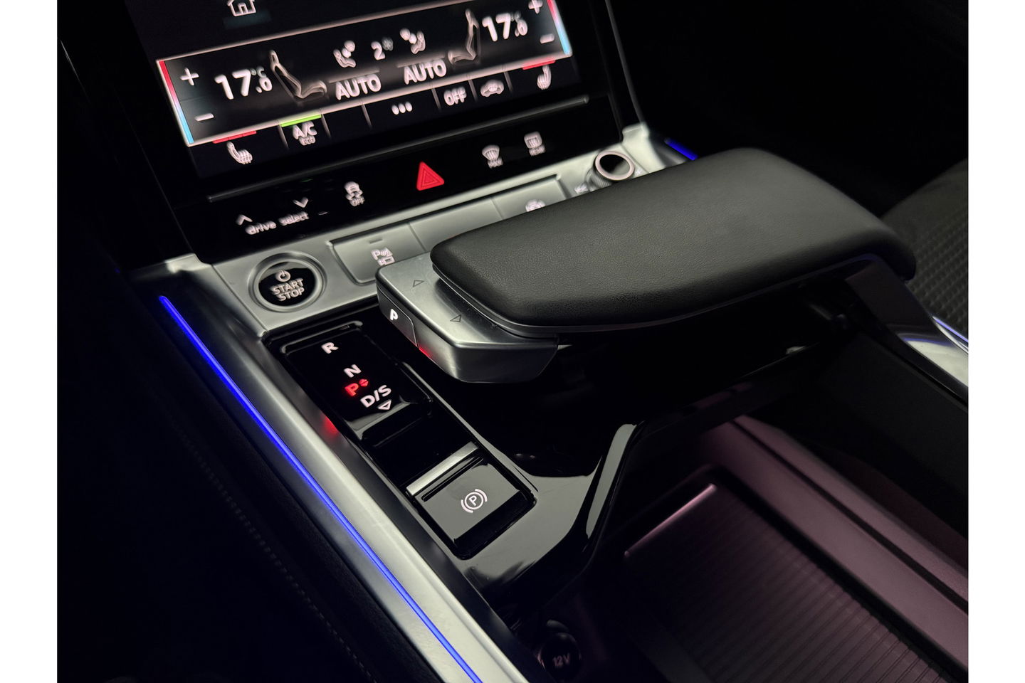 Audi e-tron 50 Quattro S Line 71 kWh 313PK Pano Sfeer Carplay LED 21''LMV Virtual Camera Clima Cruise Navi PDC Memory-seat