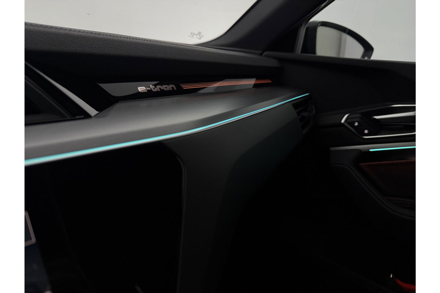Audi e-tron 50 Quattro S Line 71 kWh 313PK Pano Sfeer Carplay LED 21''LMV Virtual Camera Clima Cruise Navi PDC Memory-seat