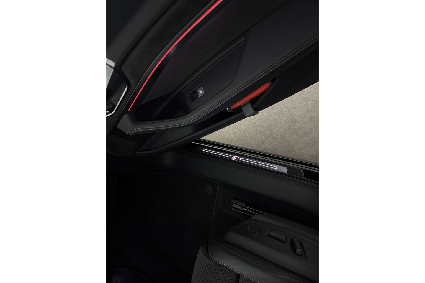 Audi e-tron 50 Quattro S Line 71 kWh 313PK Pano Sfeer Carplay LED 21''LMV Virtual Camera Clima Cruise Navi PDC Memory-seat