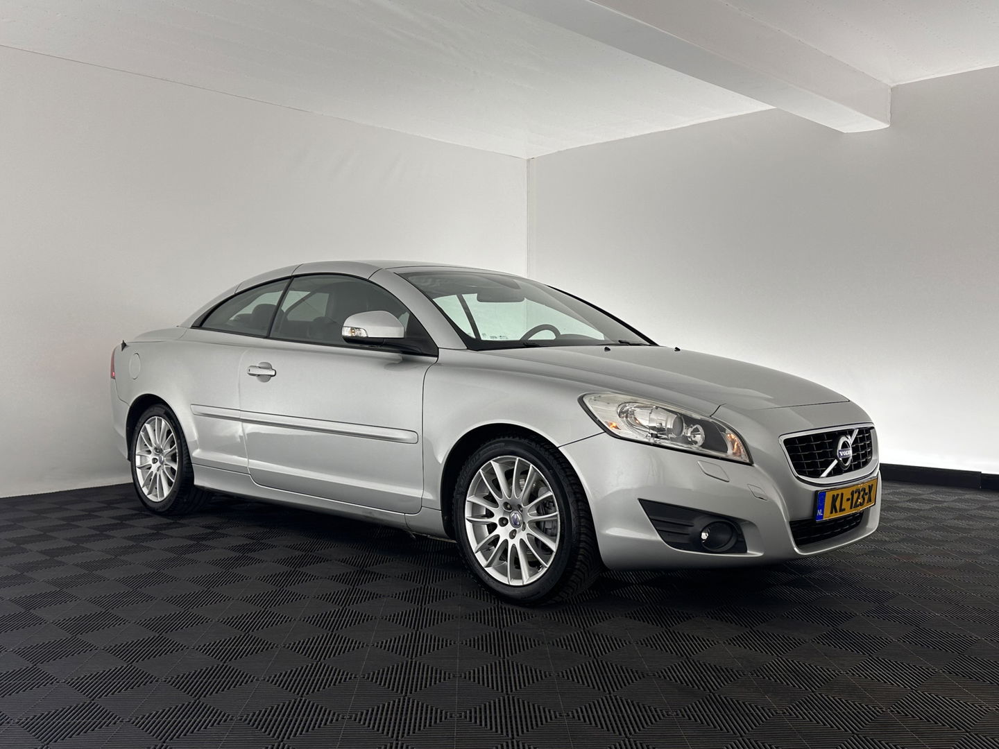 Volvo C70 Convertible 2.0D Summum Aut. *NAPPA-FULL-LEATHER | BI-XENON | NAVI-FULLMAP | MEMORY-PACK | ECC | PDC | CRUISE | TOWBAR | AIRSCARF | COMFORT-SEATS | 17''ALU*