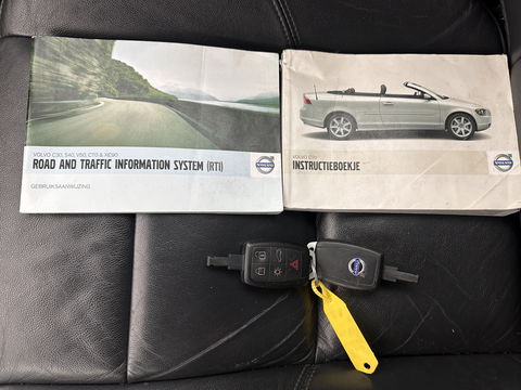 Volvo C70 Convertible 2.0D Summum Aut. *NAPPA-FULL-LEATHER | BI-XENON | NAVI-FULLMAP | MEMORY-PACK | ECC | PDC | CRUISE | TOWBAR | AIRSCARF | COMFORT-SEATS | 17''ALU*