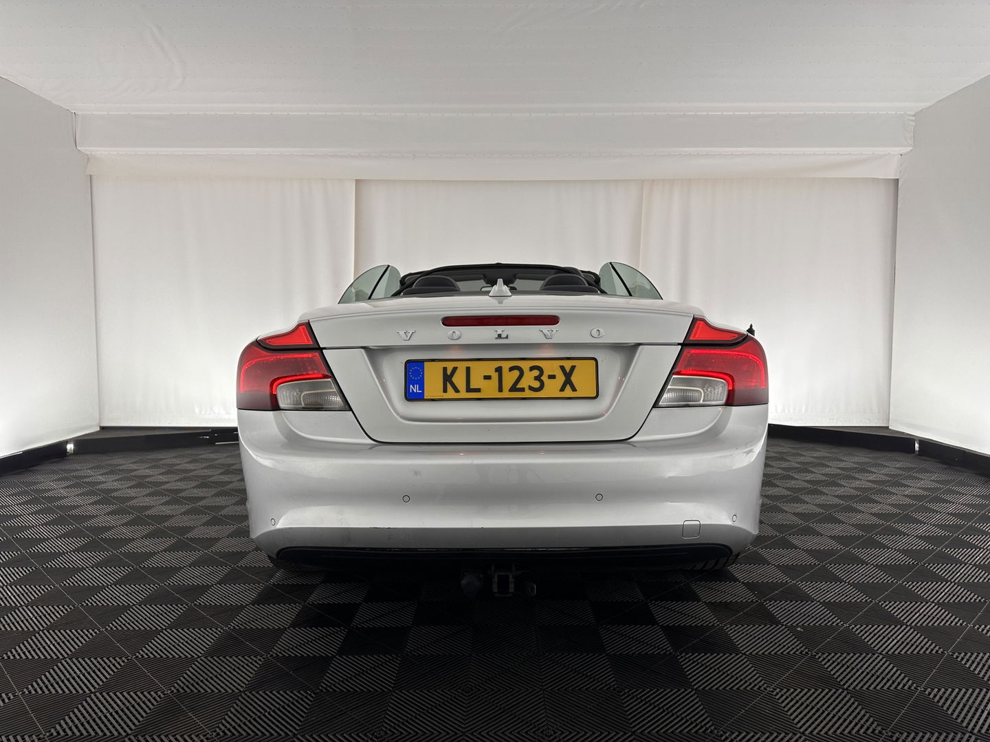Volvo C70 Convertible 2.0D Summum Aut. *NAPPA-FULL-LEATHER | BI-XENON | NAVI-FULLMAP | MEMORY-PACK | ECC | PDC | CRUISE | TOWBAR | AIRSCARF | COMFORT-SEATS | 17''ALU*