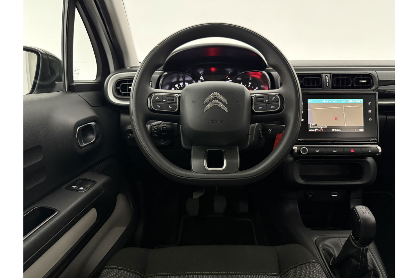 Citroën C3 1.2 PureTech Clima LED Cruise Trekhaak Carplay 16"LMV Navi PDC
