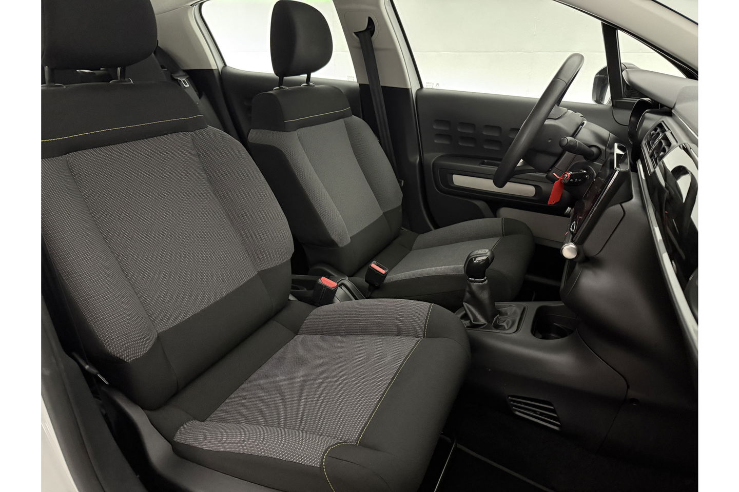 Citroën C3 1.2 PureTech Clima LED Cruise Trekhaak Carplay 16"LMV Navi PDC