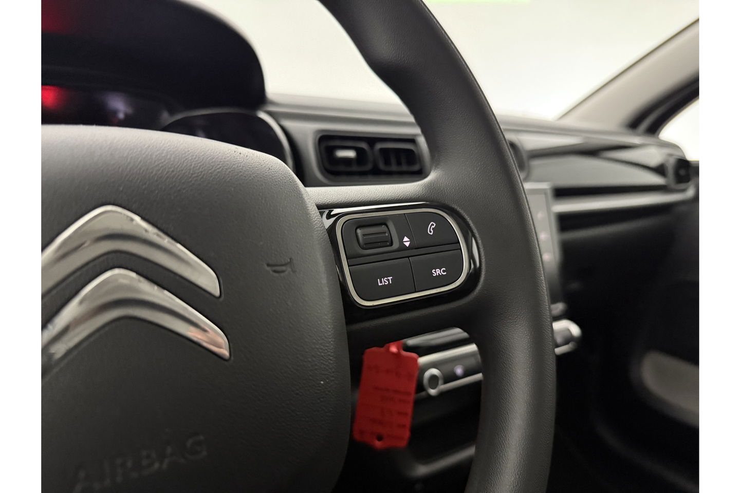 Citroën C3 1.2 PureTech Clima LED Cruise Trekhaak Carplay 16"LMV Navi PDC