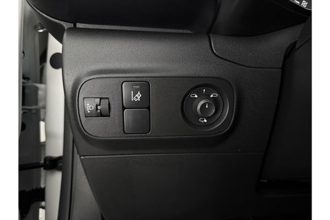 Citroën C3 1.2 PureTech Clima LED Cruise Trekhaak Carplay 16"LMV Navi PDC