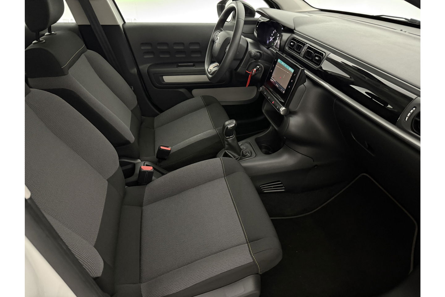 Citroën C3 1.2 PureTech Clima LED Cruise Trekhaak Carplay 16"LMV Navi PDC