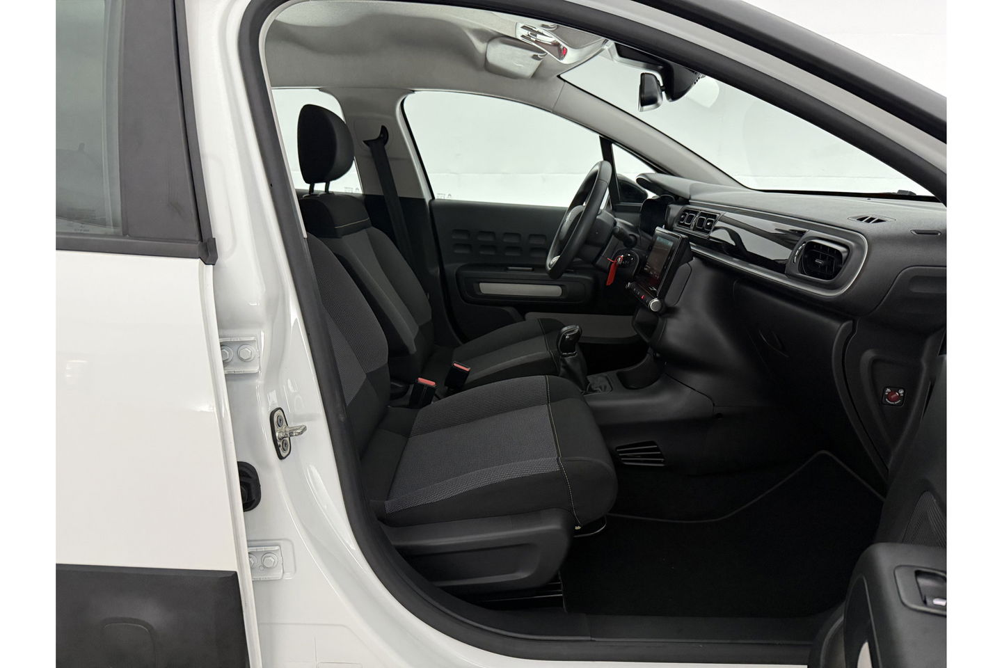 Citroën C3 1.2 PureTech Clima LED Cruise Trekhaak Carplay 16"LMV Navi PDC