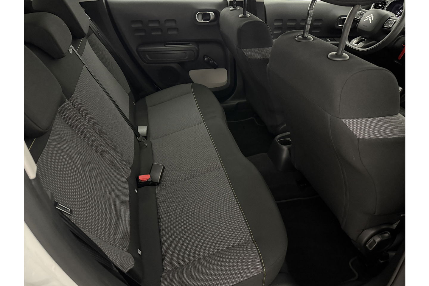 Citroën C3 1.2 PureTech Clima LED Cruise Trekhaak Carplay 16"LMV Navi PDC