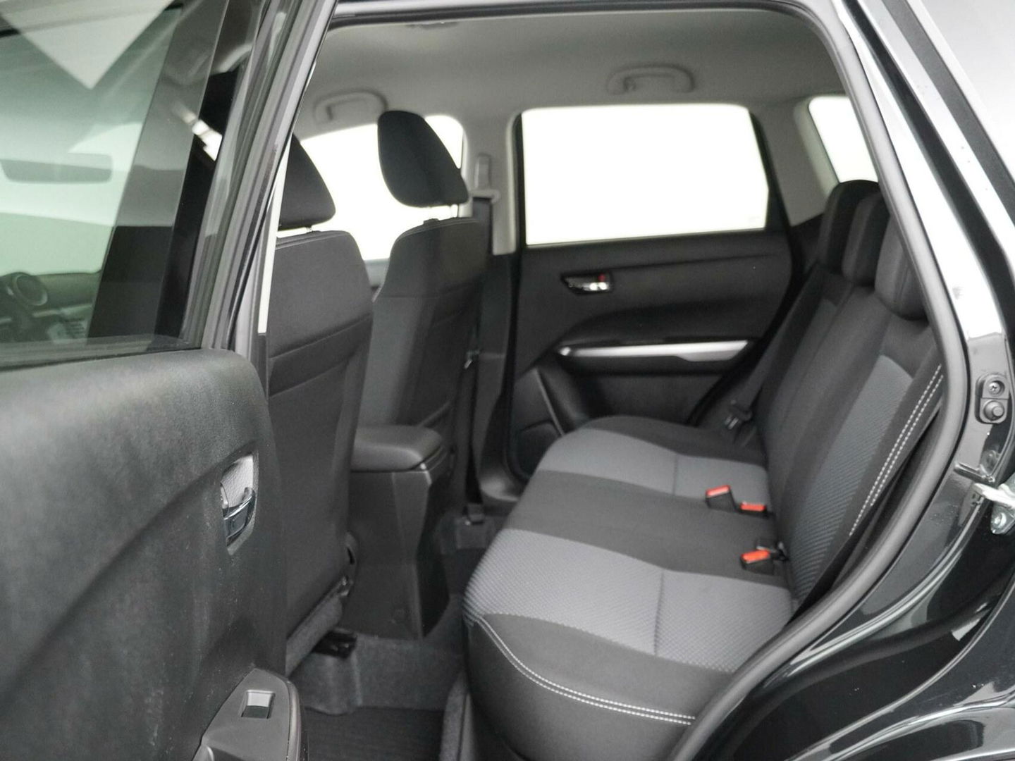 Suzuki Vitara 1.4 Boosterjet Black Rhino Smart Hybrid
