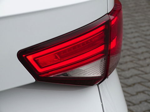 SEAT Ateca 1.0 EcoTSI Limited Ed. / luxe pakket / LED *NAP*