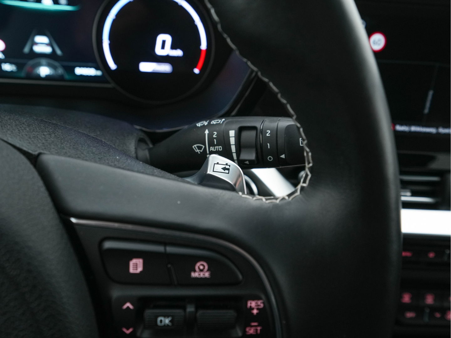Kia e-Niro DynamicPlusLine 64 kWh [ 3-Fase ] (INCL-BTW) Aut. *FULL-LEATHER | NAVI-FULLMAP | DAB | ADAPT.CRUISE | BLINDSPOT | CAMERA | HEATED/COOLED-COMFORTSEATS | KEYLESS | JBL-SOUND | MEMORY-PACK | DIGI-COCKPIT | SHIFT-PADDLES | ...