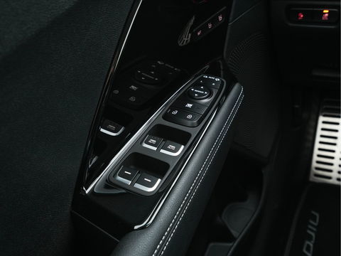 Kia e-Niro DynamicPlusLine 64 kWh [ 3-Fase ] (INCL-BTW) Aut. *FULL-LEATHER | NAVI-FULLMAP | DAB | ADAPT.CRUISE | BLINDSPOT | CAMERA | HEATED/COOLED-COMFORTSEATS | KEYLESS | JBL-SOUND | MEMORY-PACK | DIGI-COCKPIT | SHIFT-PADDLES | ...