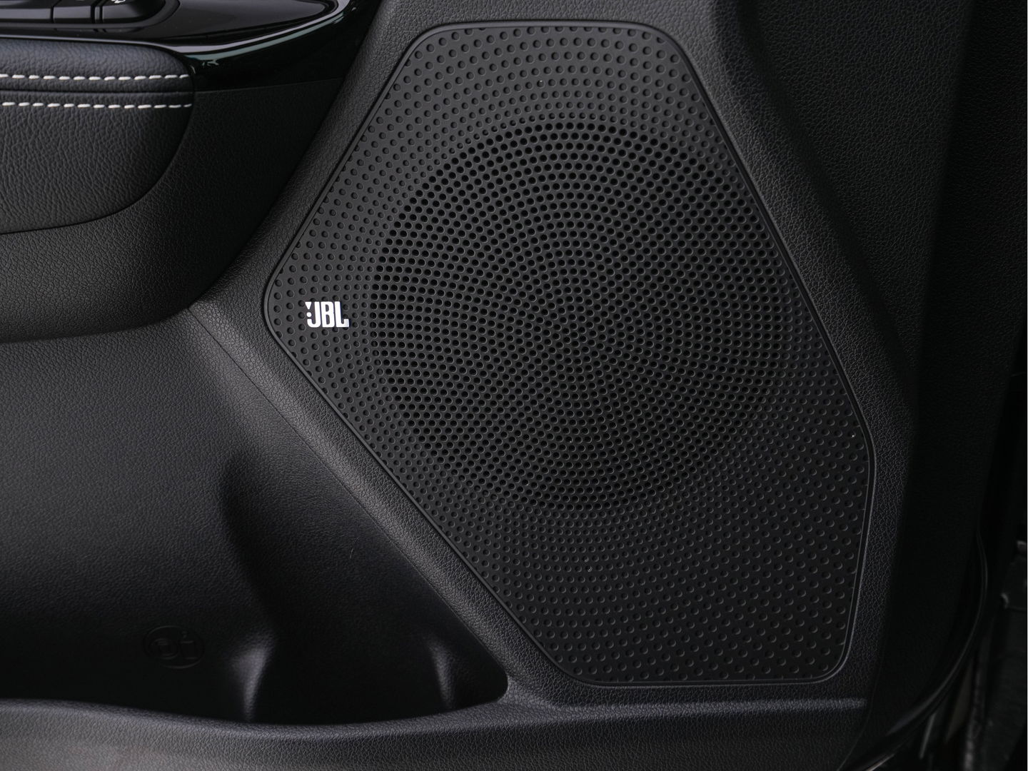 Kia e-Niro DynamicPlusLine 64 kWh [ 3-Fase ] (INCL-BTW) Aut. *FULL-LEATHER | NAVI-FULLMAP | DAB | ADAPT.CRUISE | BLINDSPOT | CAMERA | HEATED/COOLED-COMFORTSEATS | KEYLESS | JBL-SOUND | MEMORY-PACK | DIGI-COCKPIT | SHIFT-PADDLES | ...
