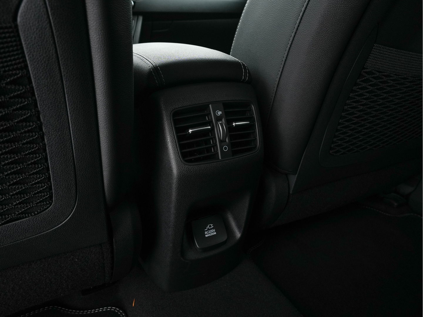 Kia e-Niro DynamicPlusLine 64 kWh [ 3-Fase ] (INCL-BTW) Aut. *FULL-LEATHER | NAVI-FULLMAP | DAB | ADAPT.CRUISE | BLINDSPOT | CAMERA | HEATED/COOLED-COMFORTSEATS | KEYLESS | JBL-SOUND | MEMORY-PACK | DIGI-COCKPIT | SHIFT-PADDLES | ...