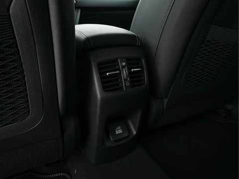 Kia e-Niro DynamicPlusLine 64 kWh [ 3-Fase ] (INCL-BTW) Aut. *FULL-LEATHER | NAVI-FULLMAP | DAB | ADAPT.CRUISE | BLINDSPOT | CAMERA | HEATED/COOLED-COMFORTSEATS | KEYLESS | JBL-SOUND | MEMORY-PACK | DIGI-COCKPIT | SHIFT-PADDLES | ...
