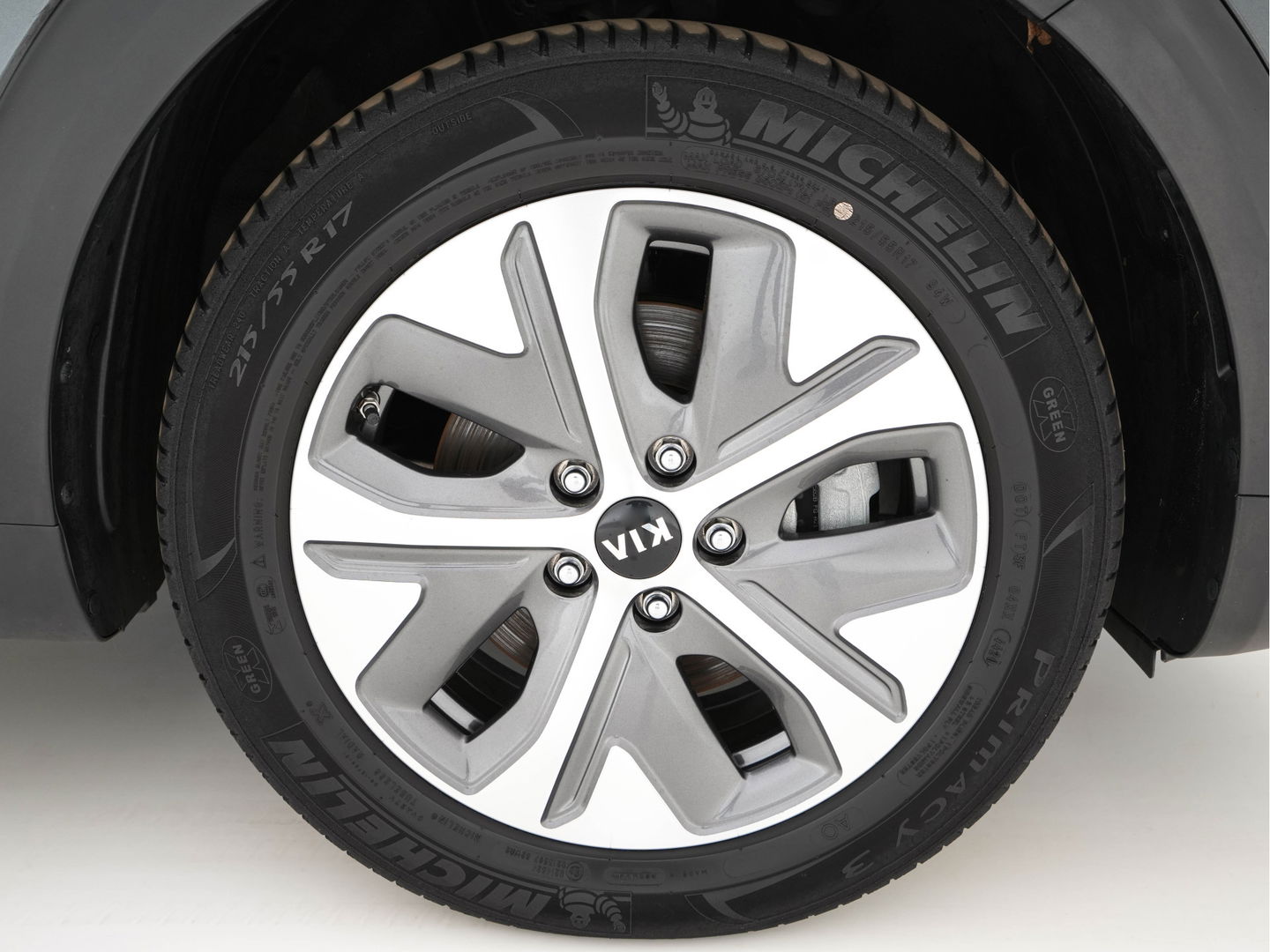 Kia e-Niro DynamicPlusLine 64 kWh [ 3-Fase ] (INCL-BTW) Aut. *FULL-LEATHER | NAVI-FULLMAP | DAB | ADAPT.CRUISE | BLINDSPOT | CAMERA | HEATED/COOLED-COMFORTSEATS | KEYLESS | JBL-SOUND | MEMORY-PACK | DIGI-COCKPIT | SHIFT-PADDLES | ...