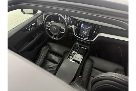 Volvo V60 2.0 T8 Twin Engine 355PK AWD R-Design Pano b/o LED 360camera Trekhaak Virtual Head-up Display Carplay Cruise Navi 19"LMV Memory-Seats Leder PDC
