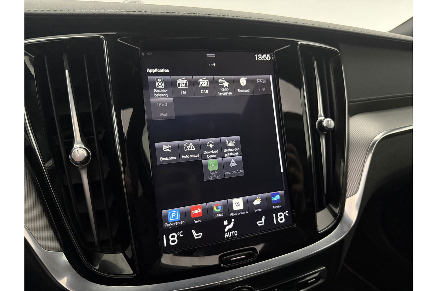 Volvo V60 2.0 T8 Twin Engine 355PK AWD R-Design Pano b/o LED 360camera Trekhaak Virtual Head-up Display Carplay Cruise Navi 19"LMV Memory-Seats Leder PDC