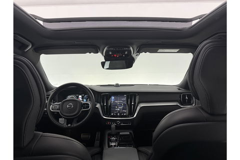 Volvo V60 2.0 T8 Twin Engine 355PK AWD R-Design Pano b/o LED 360camera Trekhaak Virtual Head-up Display Carplay Cruise Navi 19"LMV Memory-Seats Leder PDC