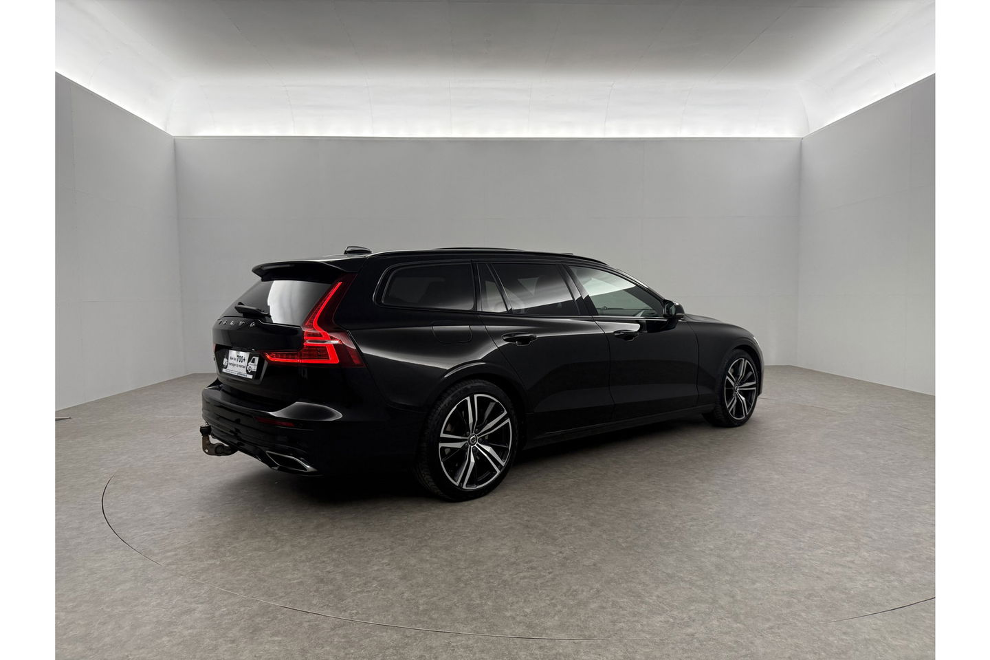 Volvo V60 2.0 T8 Twin Engine 355PK AWD R-Design Pano b/o LED 360camera Trekhaak Virtual Head-up Display Carplay Cruise Navi 19"LMV Memory-Seats Leder PDC