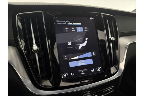 Volvo V60 2.0 T8 Twin Engine 355PK AWD R-Design Pano b/o LED 360camera Trekhaak Virtual Head-up Display Carplay Cruise Navi 19"LMV Memory-Seats Leder PDC