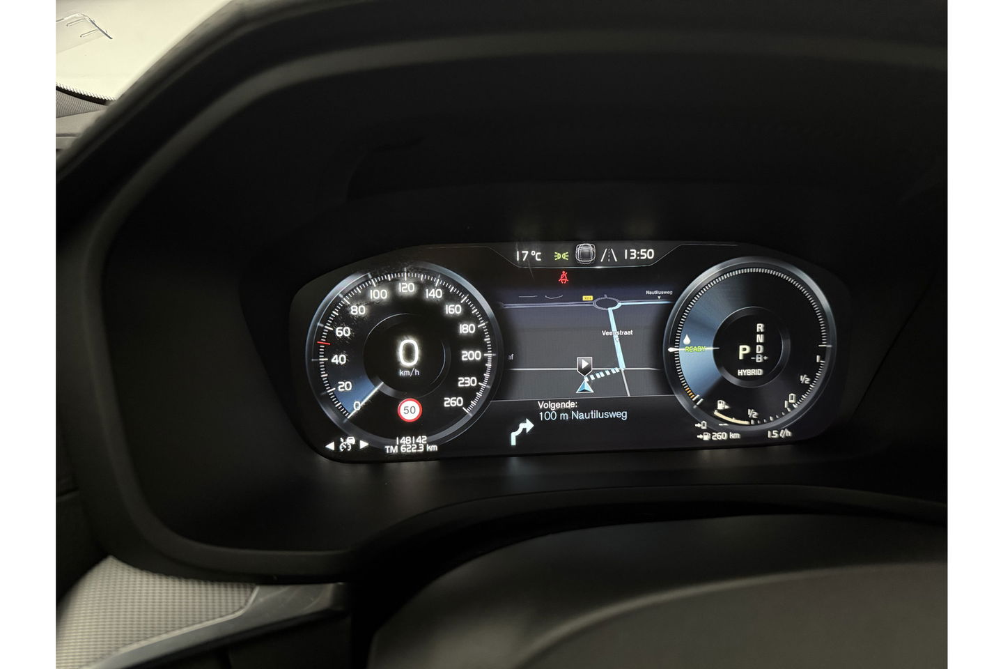 Volvo V60 2.0 T8 Twin Engine 355PK AWD R-Design Pano b/o LED 360camera Trekhaak Virtual Head-up Display Carplay Cruise Navi 19"LMV Memory-Seats Leder PDC