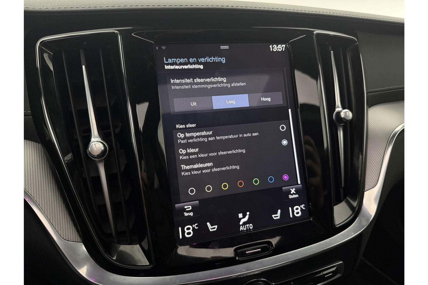 Volvo V60 2.0 T8 Twin Engine 355PK AWD R-Design Pano b/o LED 360camera Trekhaak Virtual Head-up Display Carplay Cruise Navi 19"LMV Memory-Seats Leder PDC