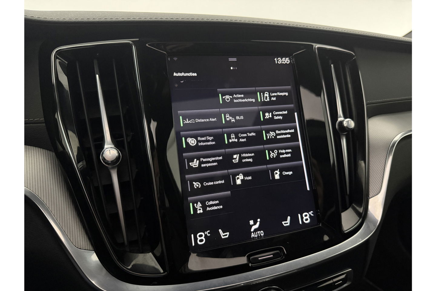 Volvo V60 2.0 T8 Twin Engine 355PK AWD R-Design Pano b/o LED 360camera Trekhaak Virtual Head-up Display Carplay Cruise Navi 19"LMV Memory-Seats Leder PDC
