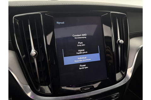 Volvo V60 2.0 T8 Twin Engine 355PK AWD R-Design Pano b/o LED 360camera Trekhaak Virtual Head-up Display Carplay Cruise Navi 19"LMV Memory-Seats Leder PDC
