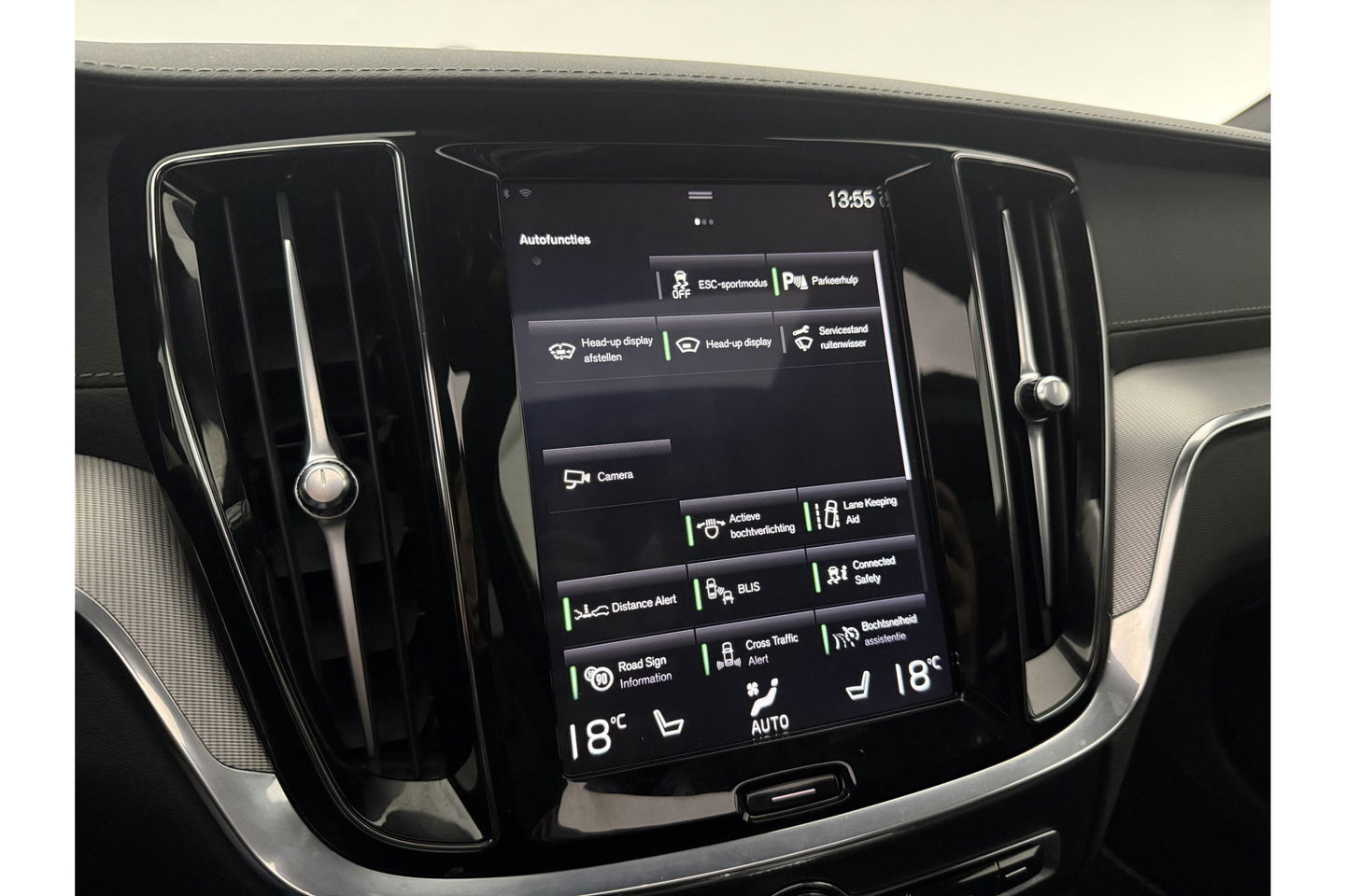 Volvo V60 2.0 T8 Twin Engine 355PK AWD R-Design Pano b/o LED 360camera Trekhaak Virtual Head-up Display Carplay Cruise Navi 19"LMV Memory-Seats Leder PDC