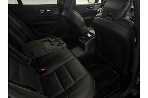 Volvo V60 2.0 T8 Twin Engine 355PK AWD R-Design Pano b/o LED 360camera Trekhaak Virtual Head-up Display Carplay Cruise Navi 19"LMV Memory-Seats Leder PDC