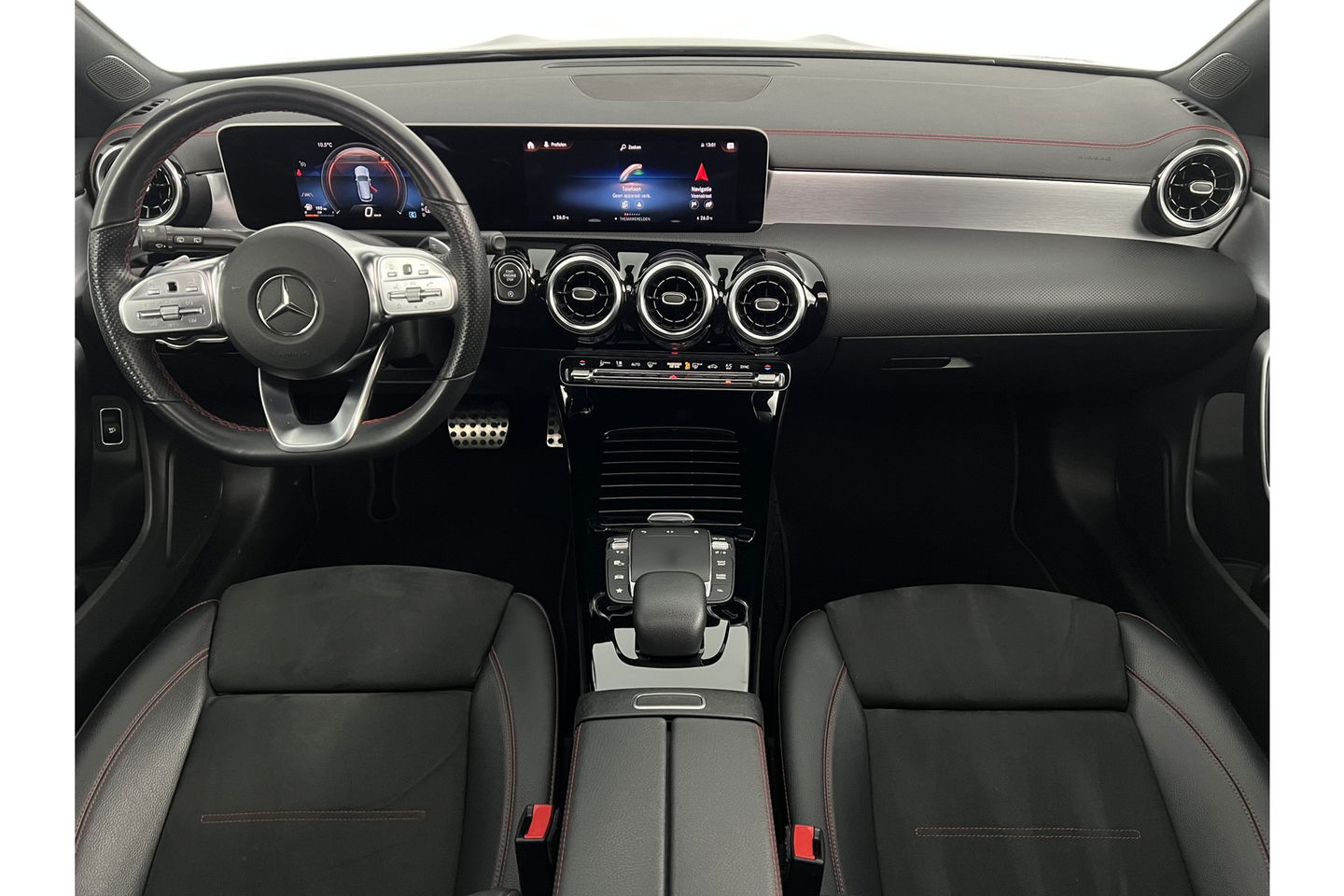 Mercedes-Benz CLA-Klasse 180 AMG Pano Camera LED Virtual Cruise Clima Navigatie 18"LMV
