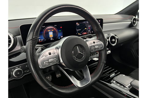 Mercedes-Benz CLA-Klasse 180 AMG Pano Camera LED Virtual Cruise Clima Navigatie 18"LMV