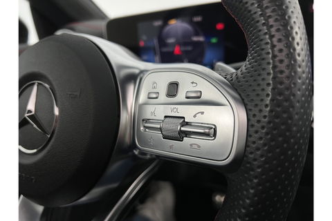 Mercedes-Benz CLA-Klasse 180 AMG Pano Camera LED Virtual Cruise Clima Navigatie 18"LMV