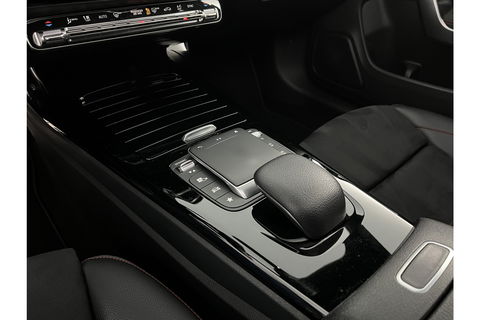Mercedes-Benz CLA-Klasse 180 AMG Pano Camera LED Virtual Cruise Clima Navigatie 18"LMV