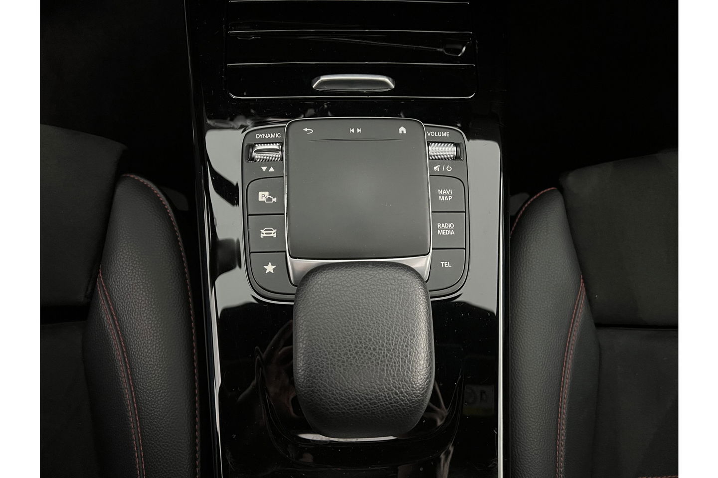 Mercedes-Benz CLA-Klasse 180 AMG Pano Camera LED Virtual Cruise Clima Navigatie 18"LMV