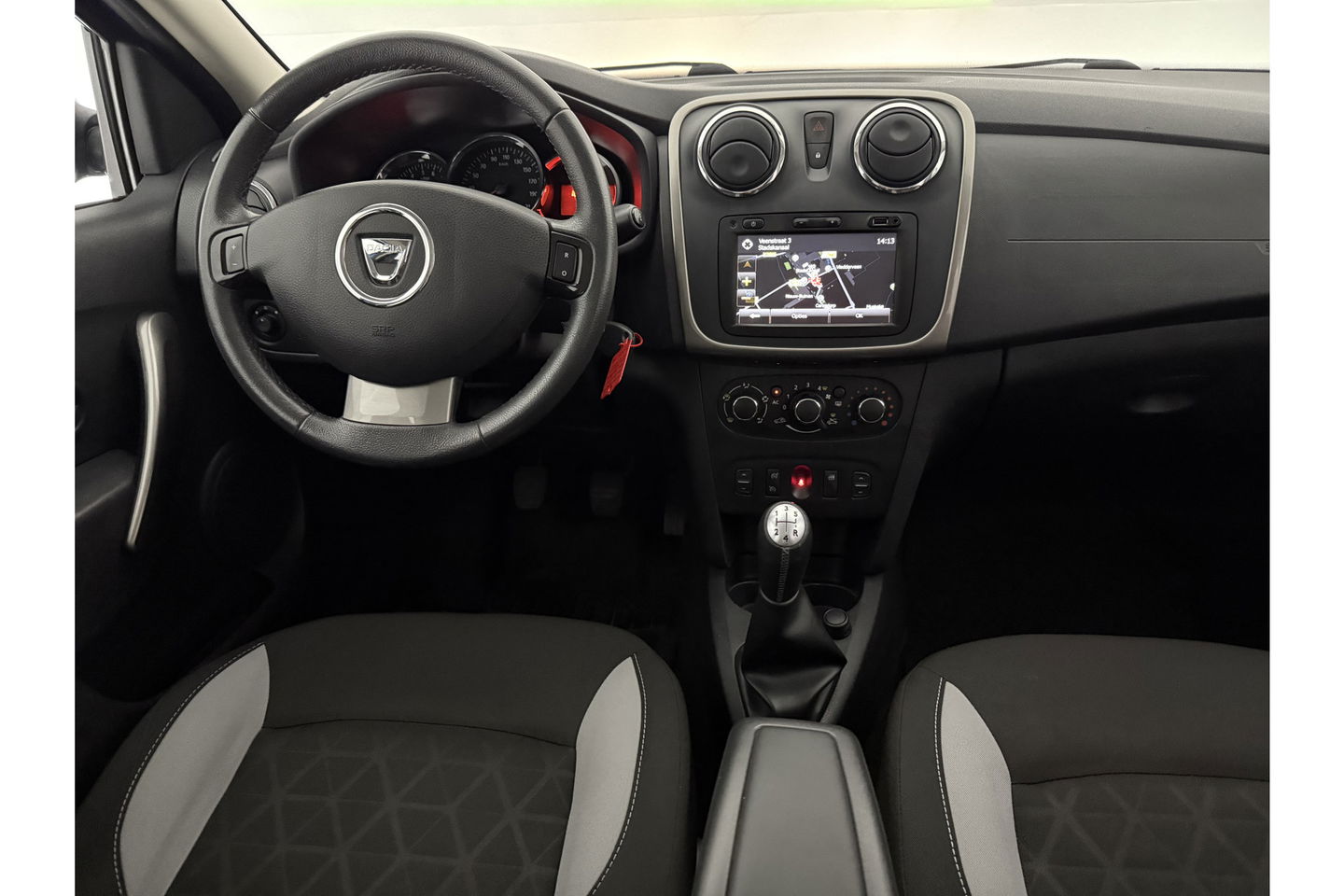 Dacia Sandero 0.9 TCe Stepway Airco Cruise Navi Trekhaak PDC Dashcam 16"LMV