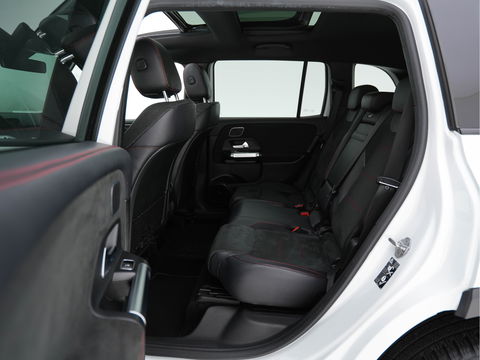 Mercedes-Benz GLB 200 Premium Plus AMG-Sport-Pack Aut. *PANO | LEATHER-MICROFIBRE | DIGI-WIDESCREEN-COCKPIT | BURMESTER-AUDIO | MULTI-BEAM-LED | MEMORY-PACK | KEYLESS | BLINDSPOT | SPORT-SEATS | DAB+ | SHIFT-PADDLES | HEATED-SEATS | ...