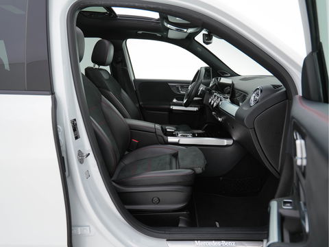 Mercedes-Benz GLB 200 Premium Plus AMG-Sport-Pack Aut. *PANO | LEATHER-MICROFIBRE | DIGI-WIDESCREEN-COCKPIT | BURMESTER-AUDIO | MULTI-BEAM-LED | MEMORY-PACK | KEYLESS | BLINDSPOT | SPORT-SEATS | DAB+ | SHIFT-PADDLES | HEATED-SEATS | ...