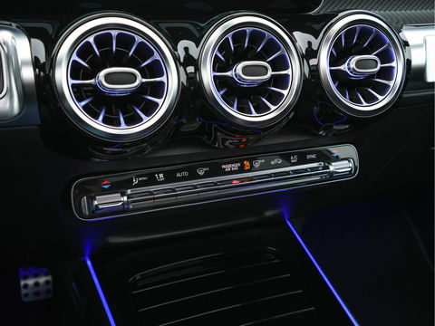 Mercedes-Benz GLB 200 Premium Plus AMG-Sport-Pack Aut. *PANO | LEATHER-MICROFIBRE | DIGI-WIDESCREEN-COCKPIT | BURMESTER-AUDIO | MULTI-BEAM-LED | MEMORY-PACK | KEYLESS | BLINDSPOT | SPORT-SEATS | DAB+ | SHIFT-PADDLES | HEATED-SEATS | ...
