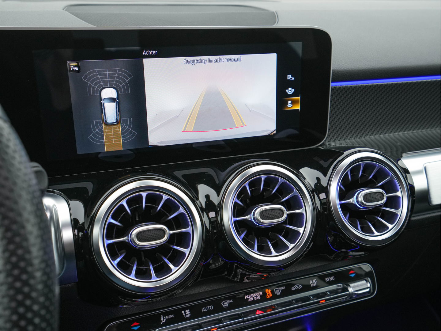 Mercedes-Benz GLB 200 Premium Plus AMG-Sport-Pack Aut. *PANO | LEATHER-MICROFIBRE | DIGI-WIDESCREEN-COCKPIT | BURMESTER-AUDIO | MULTI-BEAM-LED | MEMORY-PACK | KEYLESS | BLINDSPOT | SPORT-SEATS | DAB+ | SHIFT-PADDLES | HEATED-SEATS | ...