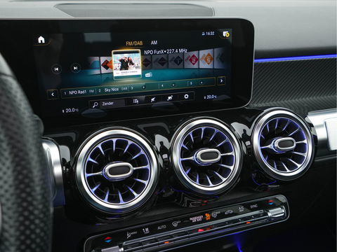Mercedes-Benz GLB 200 Premium Plus AMG-Sport-Pack Aut. *PANO | LEATHER-MICROFIBRE | DIGI-WIDESCREEN-COCKPIT | BURMESTER-AUDIO | MULTI-BEAM-LED | MEMORY-PACK | KEYLESS | BLINDSPOT | SPORT-SEATS | DAB+ | SHIFT-PADDLES | HEATED-SEATS | ...