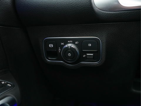 Mercedes-Benz GLB 200 Premium Plus AMG-Sport-Pack Aut. *PANO | LEATHER-MICROFIBRE | DIGI-WIDESCREEN-COCKPIT | BURMESTER-AUDIO | MULTI-BEAM-LED | MEMORY-PACK | KEYLESS | BLINDSPOT | SPORT-SEATS | DAB+ | SHIFT-PADDLES | HEATED-SEATS | ...