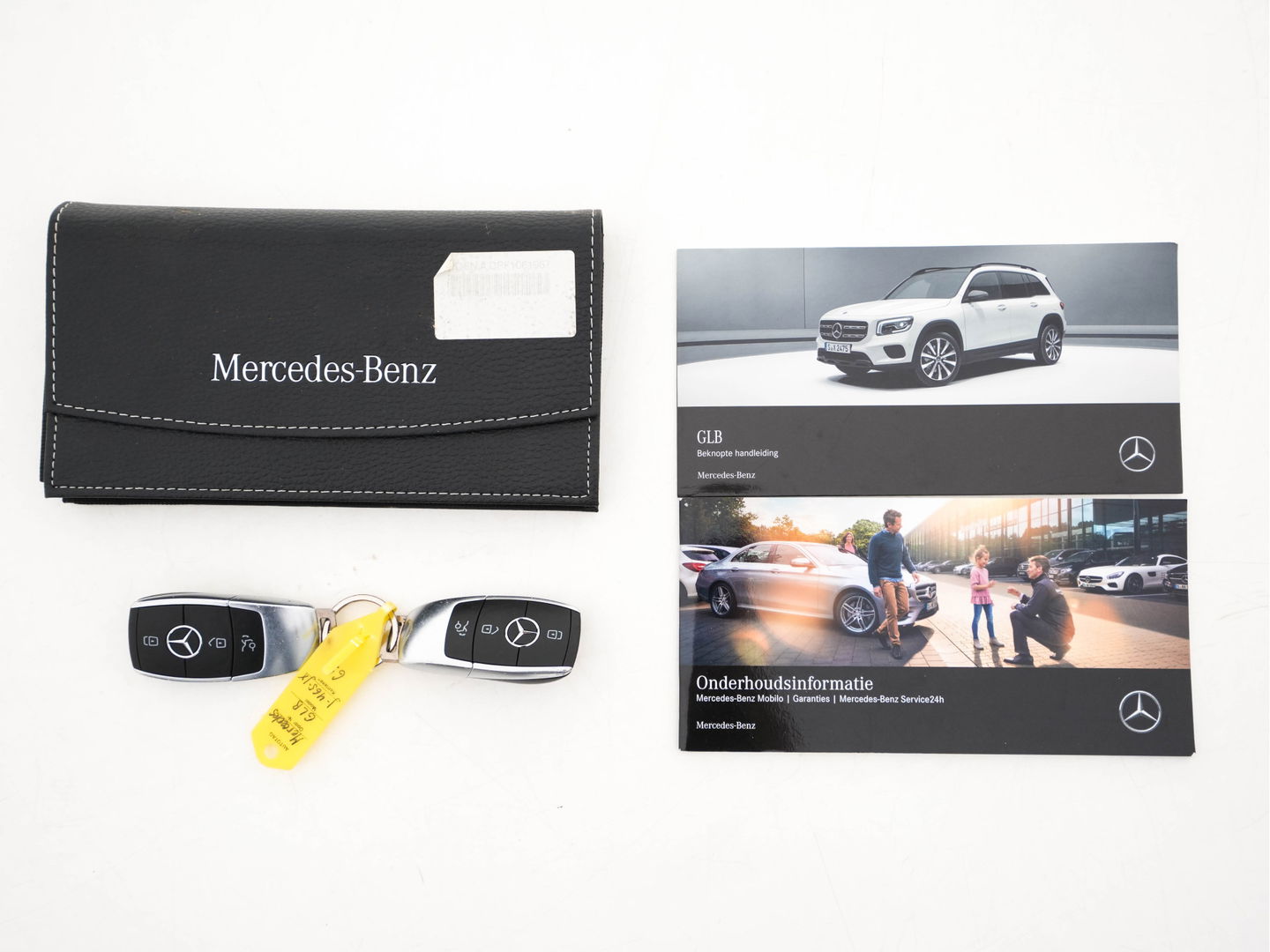 Mercedes-Benz GLB 200 Premium Plus AMG-Sport-Pack Aut. *PANO | LEATHER-MICROFIBRE | DIGI-WIDESCREEN-COCKPIT | BURMESTER-AUDIO | MULTI-BEAM-LED | MEMORY-PACK | KEYLESS | BLINDSPOT | SPORT-SEATS | DAB+ | SHIFT-PADDLES | HEATED-SEATS | ...