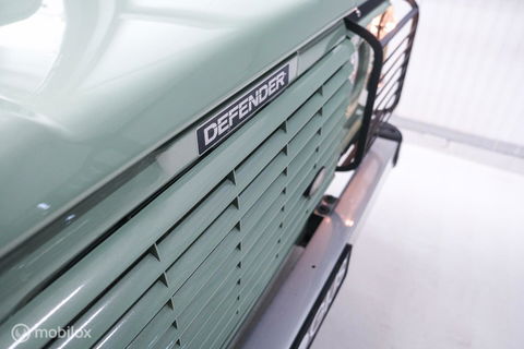 Land Rover Defender 90 2.5 Td5 | HUE 166 | Grasmere Green | Heritage | NL auto NAP | 2e eigenaar | A-Z onderhouden | Unieke auto |