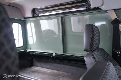 Land Rover Defender 90 2.5 Td5 | HUE 166 | Grasmere Green | Heritage | NL auto NAP | 2e eigenaar | A-Z onderhouden | Unieke auto |