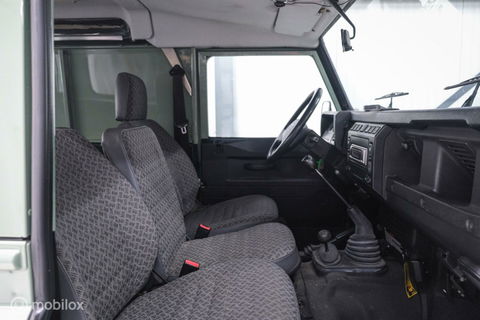 Land Rover Defender 90 2.5 Td5 | HUE 166 | Grasmere Green | Heritage | NL auto NAP | 2e eigenaar | A-Z onderhouden | Unieke auto |