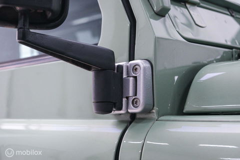 Land Rover Defender 90 2.5 Td5 | HUE 166 | Grasmere Green | Heritage | NL auto NAP | 2e eigenaar | A-Z onderhouden | Unieke auto |