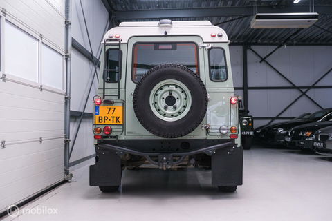 Land Rover Defender 90 2.5 Td5 | HUE 166 | Grasmere Green | Heritage | NL auto NAP | 2e eigenaar | A-Z onderhouden | Unieke auto |